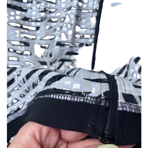 Joseph Ribkoff Full Zip Vinyl Shimmer Striped Floral Jacket Black White Size 12 - Picture 11 of 15